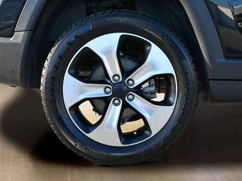 Used 2020 Jeep Compass Latitude w/ Popular Equipment Group image 34