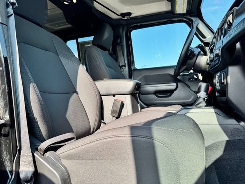 Used 2023 Jeep Wrangler Unlimited Sport AWD/4WD image 10