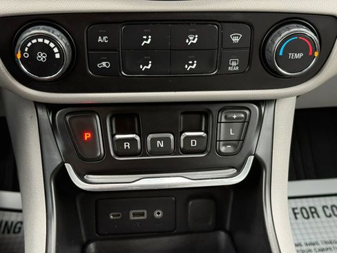 Used 2018 GMC Terrain SLE image 36