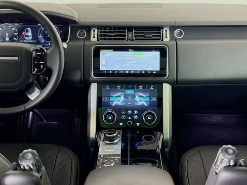 Used 2021 Land Rover Range Rover HSE image 14