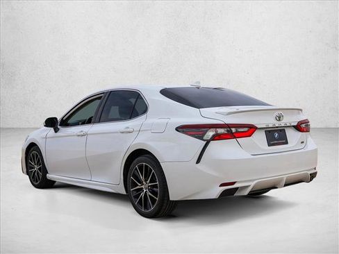 Used 2021 Toyota Camry SE FWD image 7