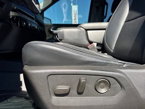 Used 2022 Chevrolet Silverado 1500 RST AWD/4WD image 14