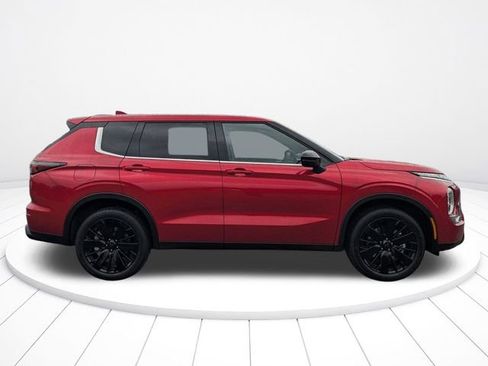 New 2026 Mitsubishi Outlander LE FWD image 2
