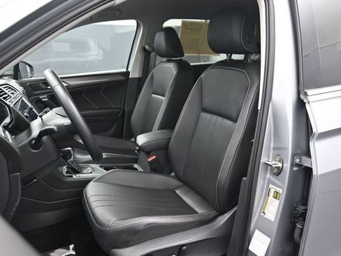 Used 2024 Volkswagen Tiguan SE FWD image 7