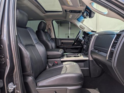 Used 2018 RAM 3500 Laramie w/ Sport Appearance Group AWD/4WD image 8