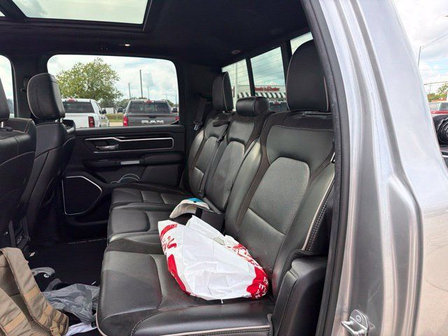 Used 2019 RAM 1500 Laramie AWD/4WD image 18