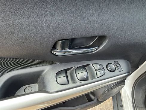 Used 2020 Nissan Kicks SV FWD image 13