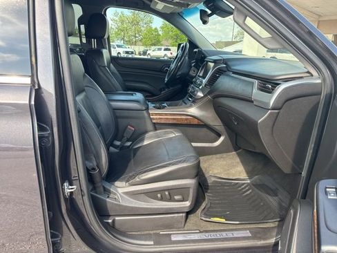 Used 2015 Chevrolet Suburban LT image 10