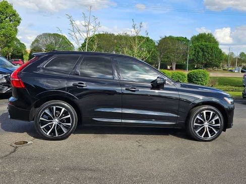 Used 2024 Volvo XC60 B5 Plus w/ Protection Package Premier AWD/4WD image 9