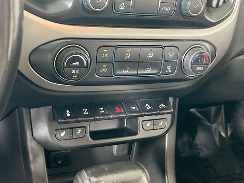 Used 2020 Chevrolet Colorado ZR2 image 15