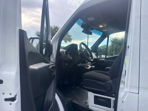 Used 2025 Mercedes-Benz Sprinter 2500 image 13