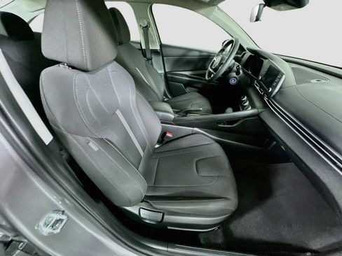 Used 2021 Hyundai Elantra SE FWD image 29