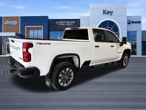 Used 2022 Chevrolet Silverado 2500 Custom w/ Custom Convenience Package AWD/4WD image 8