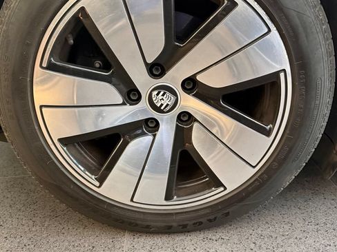 Used 2023 Porsche Taycan RWD image 12