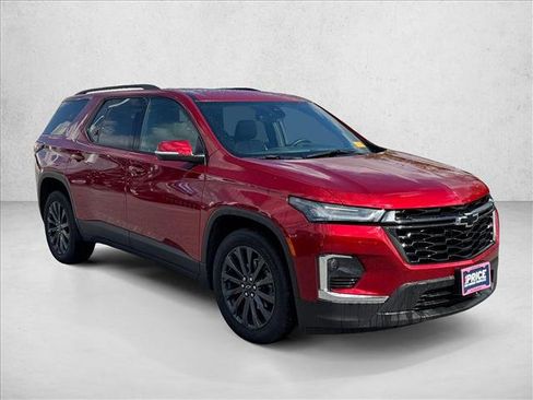 Used 2023 Chevrolet Traverse RS AWD/4WD image 3