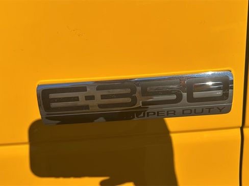Certified 2022 Ford E-350 and Econoline 350 Super Duty image 7