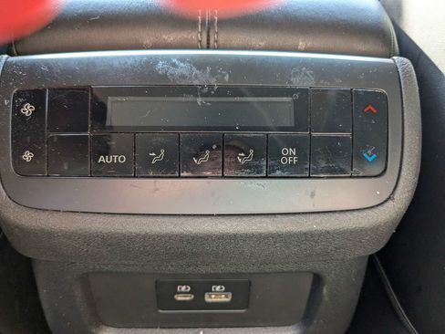 Used 2023 Nissan Pathfinder SV FWD image 14