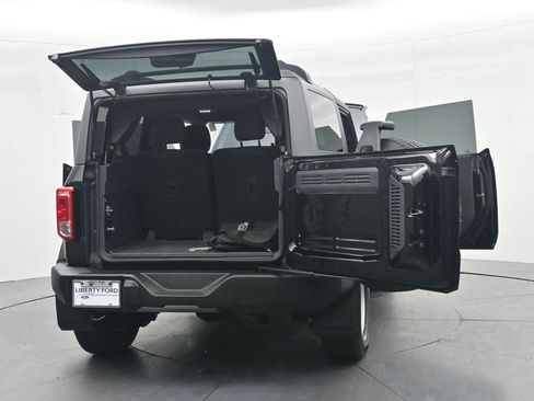 Used 2022 Ford Bronco 2-Door AWD/4WD image 40