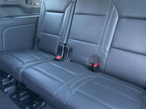 Used 2024 Chevrolet Suburban LT AWD/4WD image 18