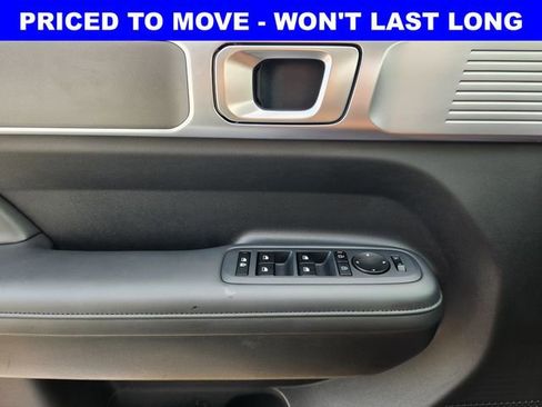 Used 2025 Hyundai Santa Fe SEL FWD image 24