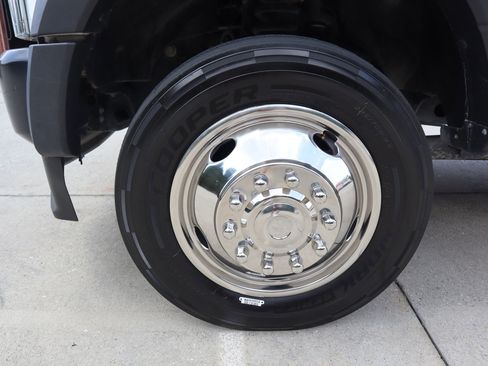 Used 2022 Ford F550 4x4 Crew Cab Super Duty w/ Power Equipment Group image 9