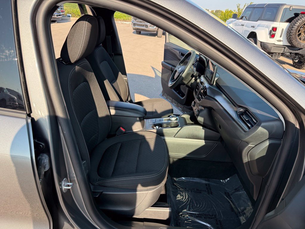 Used 2025 Ford Escape Active FWD image 17