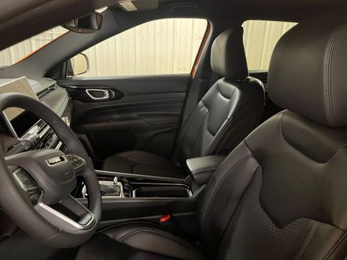 New 2026 Jeep Compass Latitude image 12