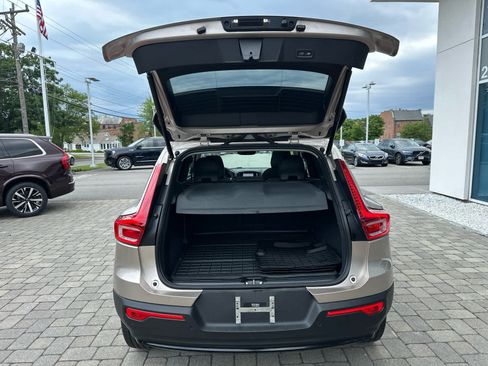 Used 2023 Volvo XC40 B5 Plus w/ Driver Assist Package AWD/4WD image 31
