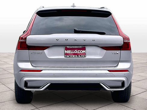 New 2026 Volvo XC60 T8 Plus w/ Climate Package PRO AWD/4WD image 6