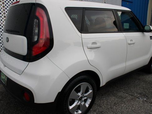Used 2018 Kia Soul FWD image 4