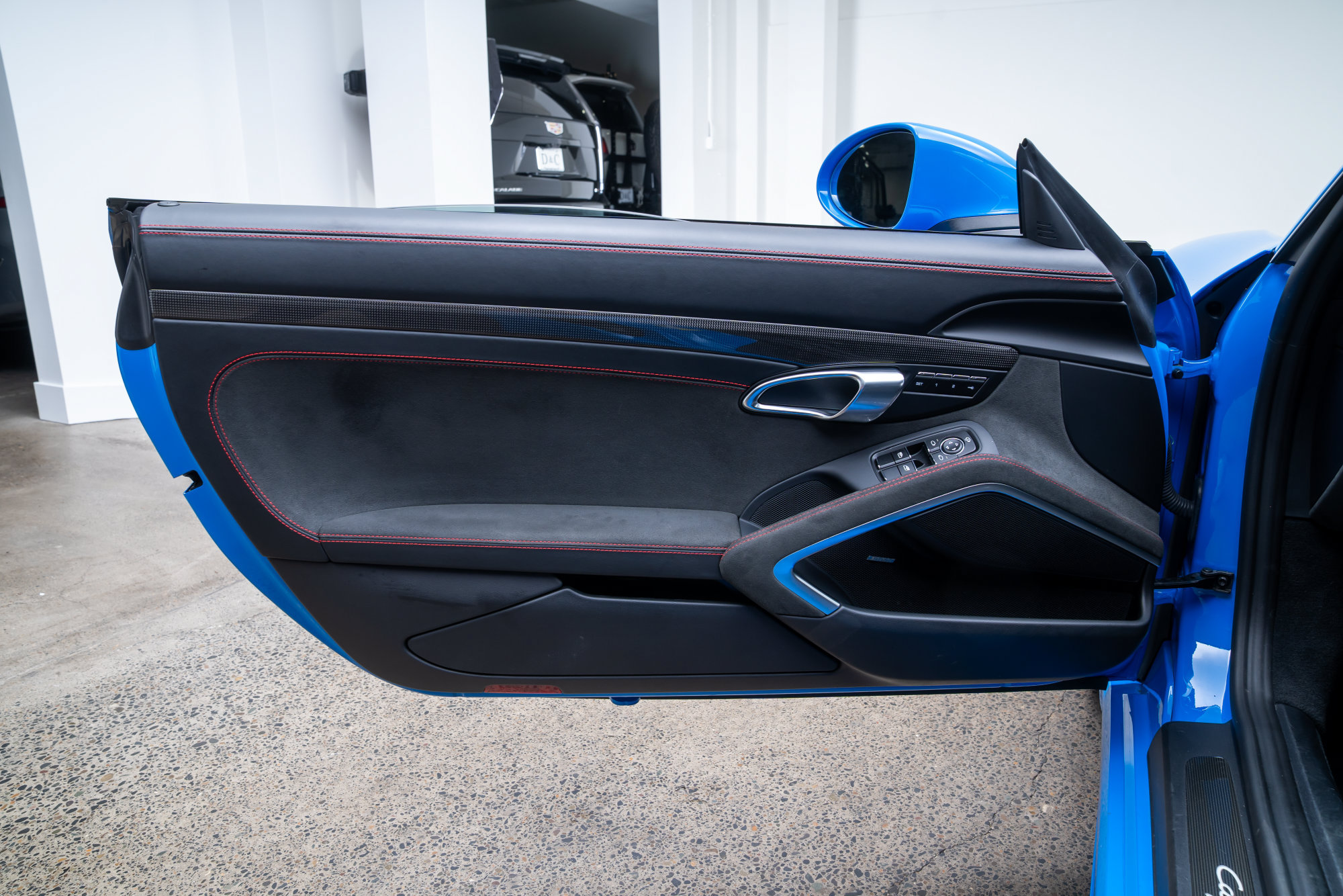 Used 2025 Porsche 718 Cayman GTS RWD image 22