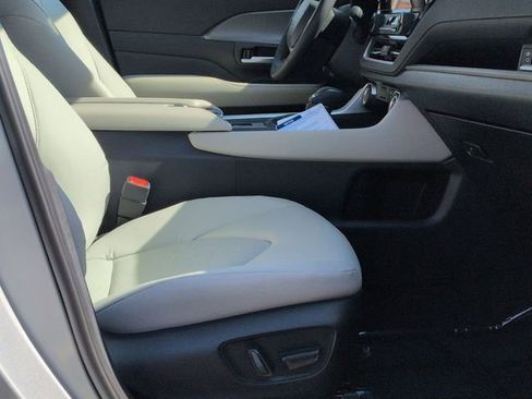 New 2026 Toyota Grand Highlander XLE image 28