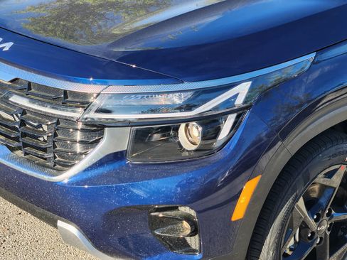 New 2026 Kia Seltos EX image 7