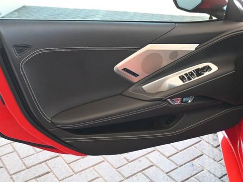 Used 2025 Chevrolet Corvette Stingray Premium Conv w/ Z51 Performance Package image 10