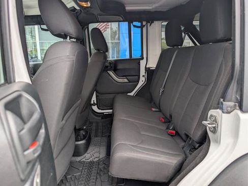 Used 2018 Jeep Wrangler Unlimited Sport S AWD/4WD image 15