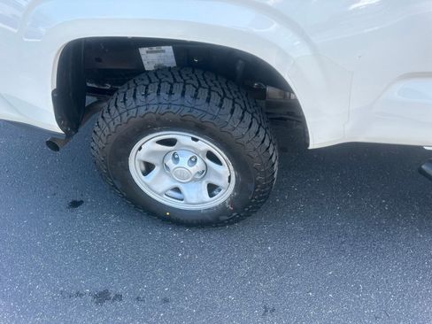 Used 2021 Toyota Tacoma SR w/ SR Convenience Package AWD/4WD image 10
