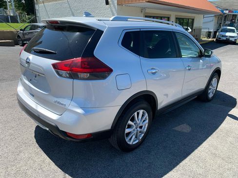 Used 2018 Nissan Rogue SV AWD/4WD image 5
