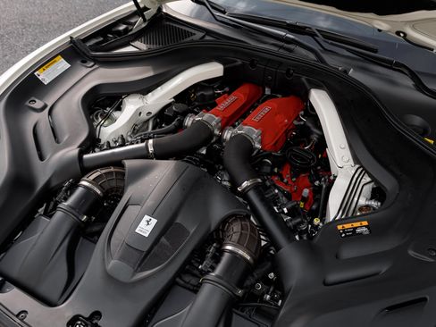 Used 2023 Ferrari Portofino M RWD image 40