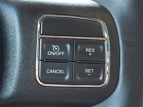Used 2017 Jeep Wrangler Unlimited Sahara w/ Connectivity Group image 27