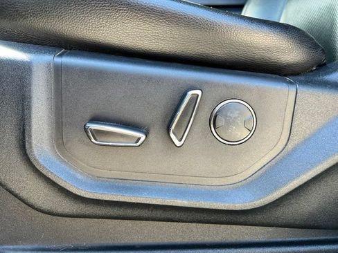 Used 2017 Ford F250 Lariat w/ Lariat Ultimate Package AWD/4WD image 23