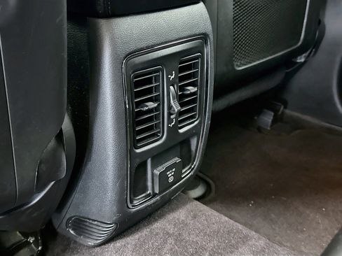 Used 2018 Jeep Grand Cherokee Altitude AWD/4WD image 26