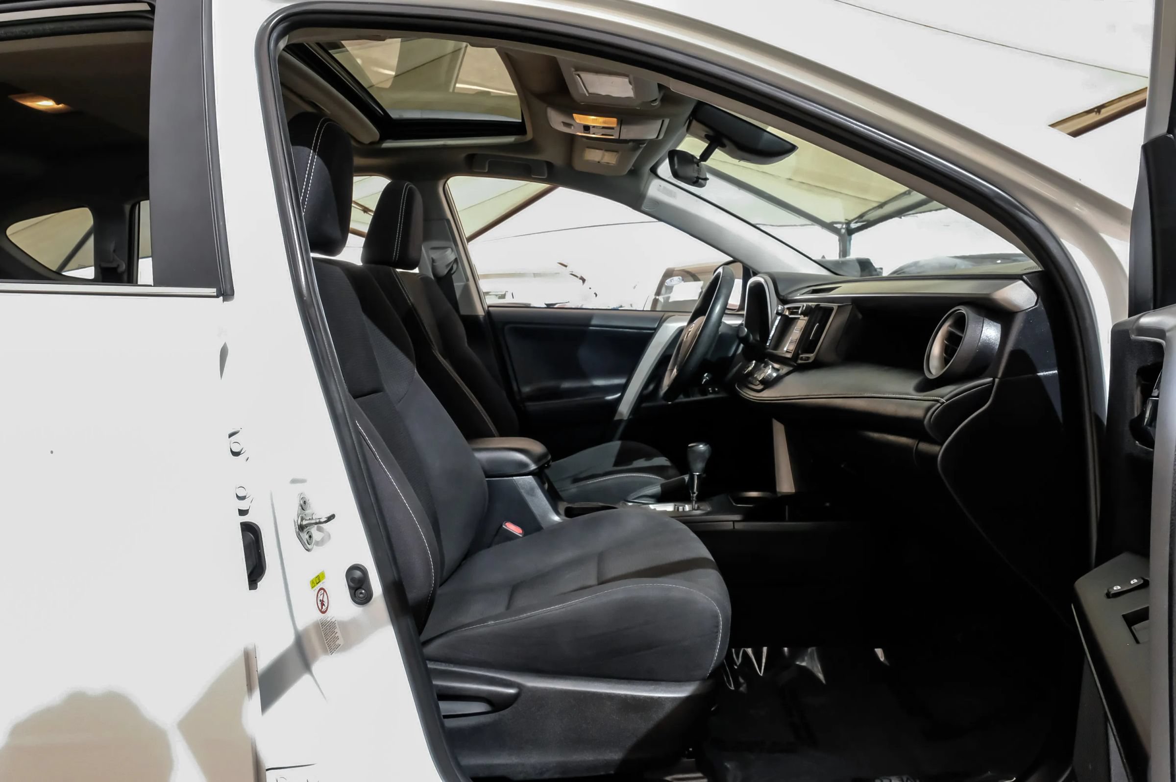 Used 2018 Toyota RAV4 XLE w/ Plus Extra Value Package FWD image 33