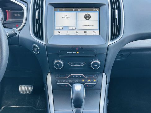 Used 2018 Ford Edge SEL w/ Equipment Group 201A FWD image 16