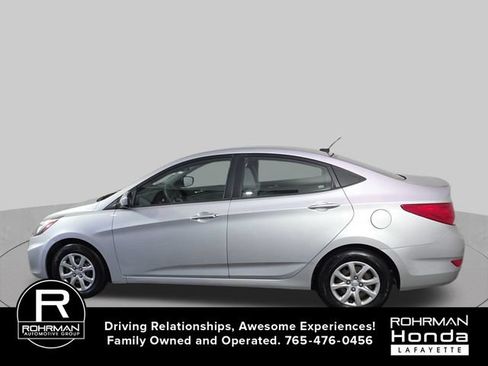 Used 2012 Hyundai Accent GLS FWD image 5