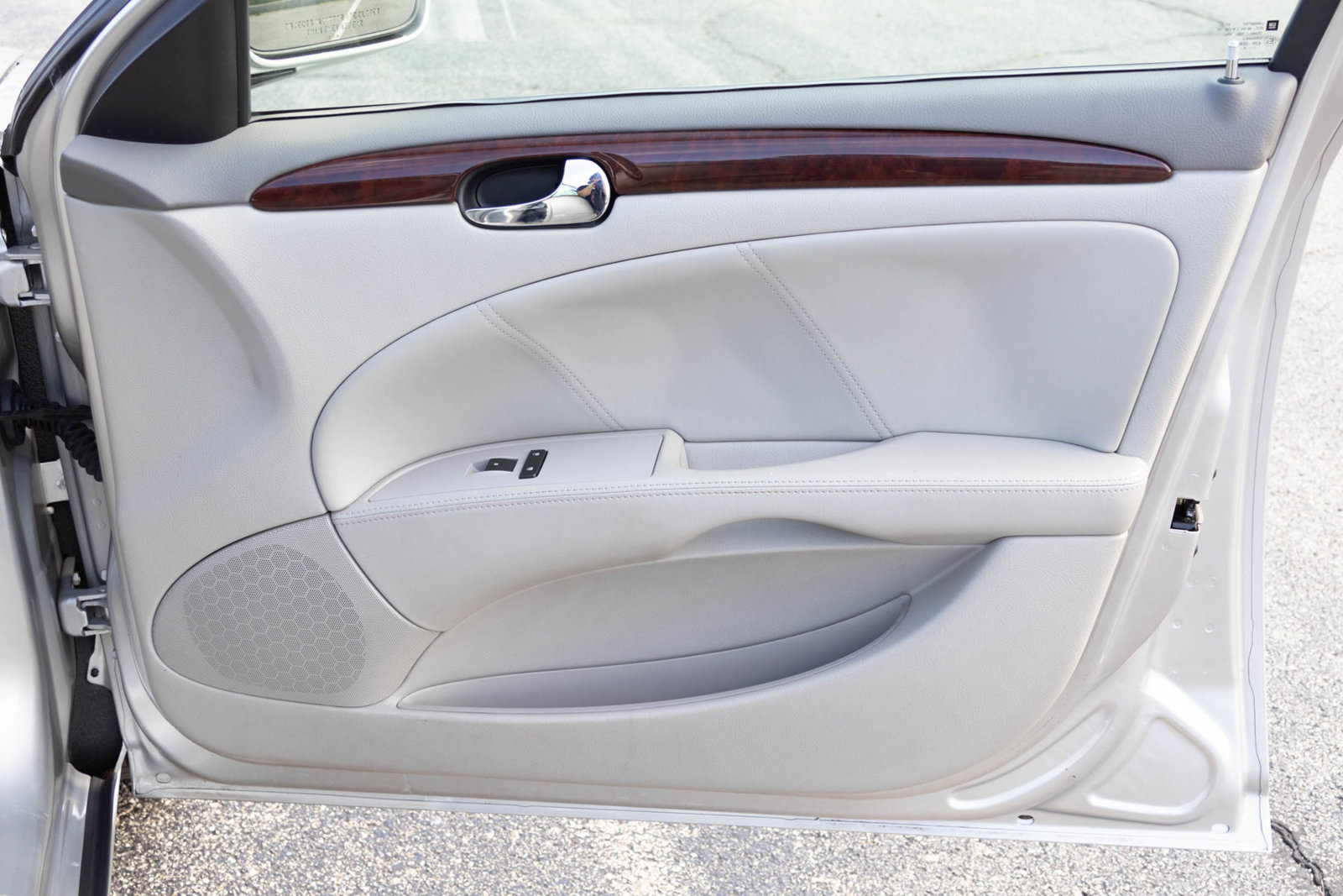 Used 2009 Buick Lucerne CX FWD image 37