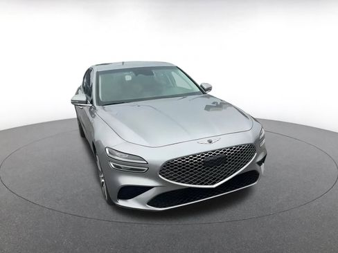 Used 2025 Genesis G70 2.5T image 2