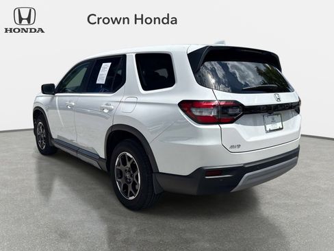 Used 2025 Honda Pilot EX-L image 3