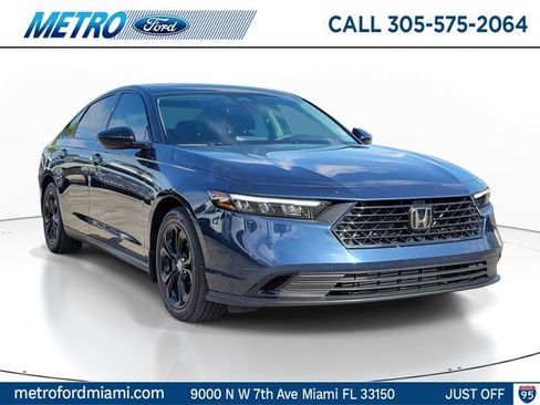 Used 2025 Honda Accord SE image 1