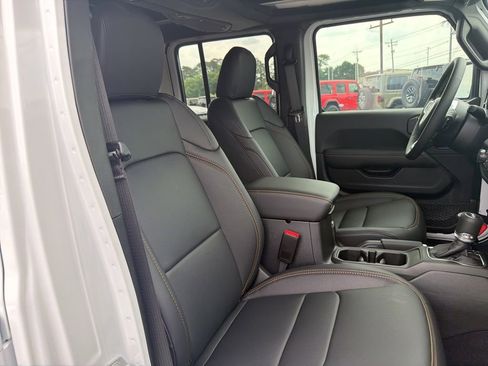 New 2026 Jeep Wrangler Unlimited Sahara AWD/4WD image 26