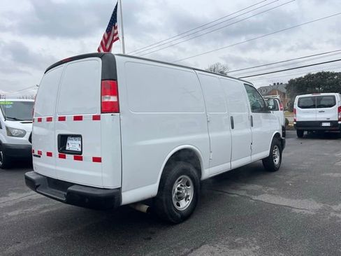 Used 2021 Chevrolet Express 2500 image 5